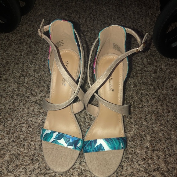 Open toe pumps - Picture 3 of 4